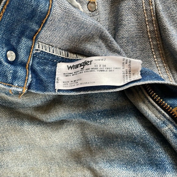 Custom distressed Wrangler jeans - Picture 3 of 12